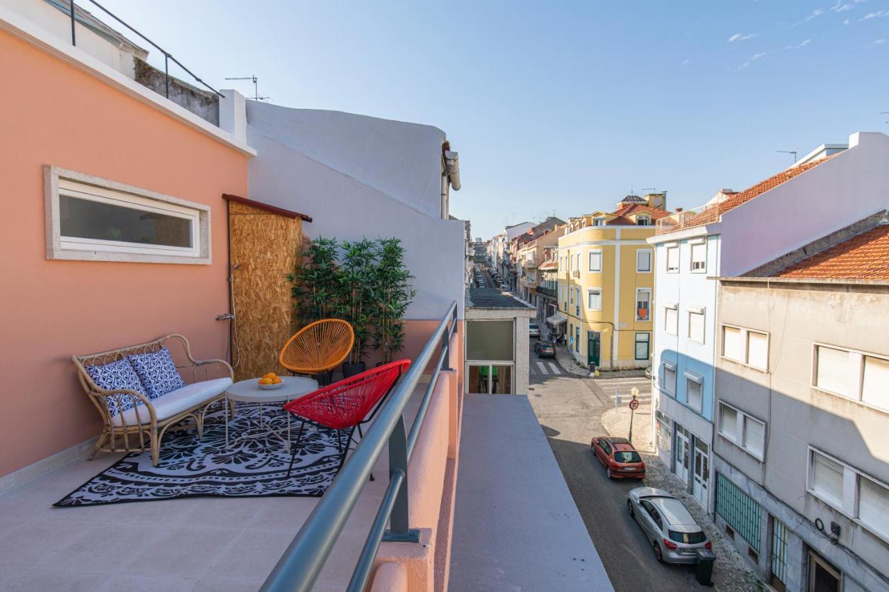 Lovelystay - Sunny 1Bdr Apartment W/Terrace Lisbon Exterior photo